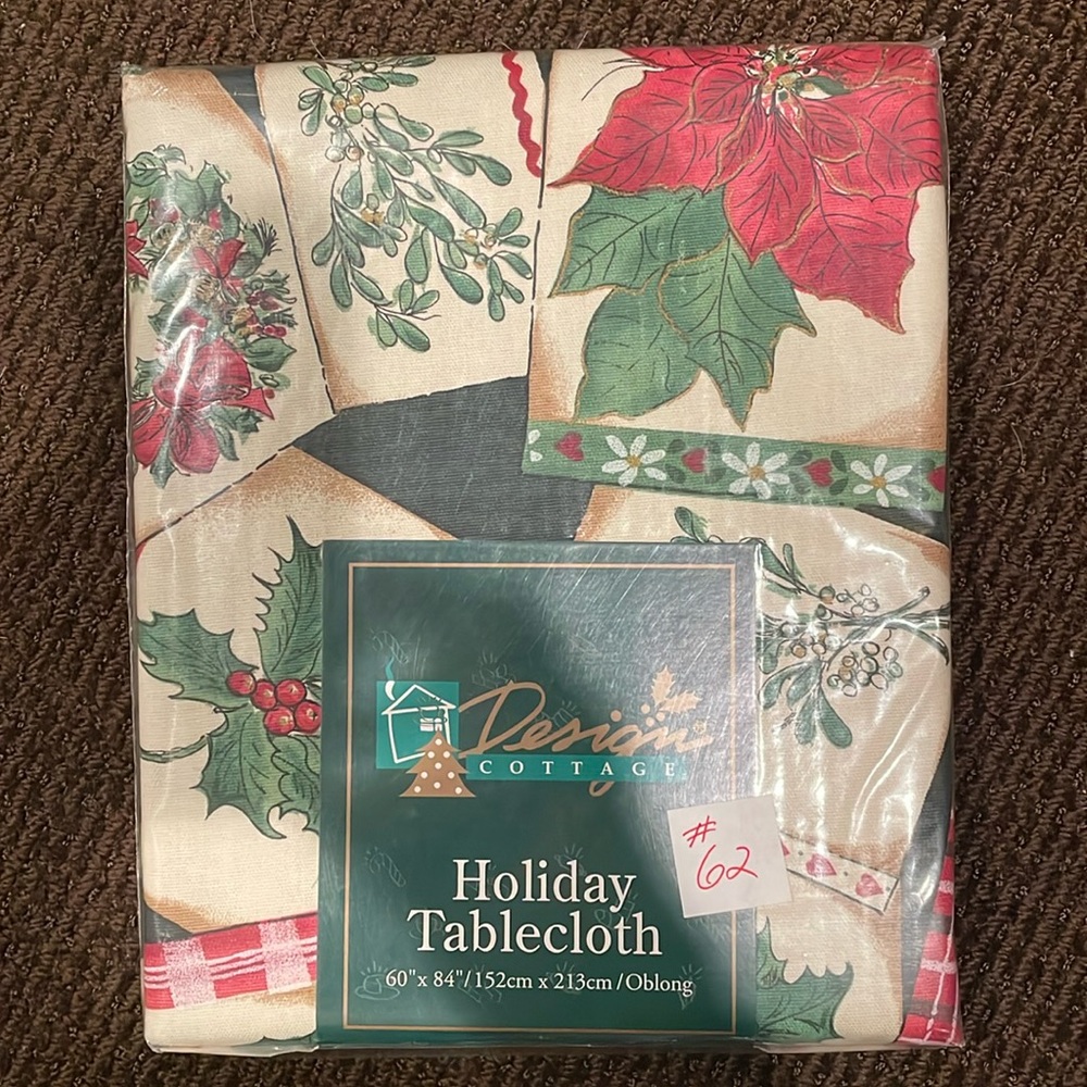 Design cottage holiday tablecloth poinsettia new in packaging 60 x 84 oblong